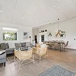 Exclusive Activity House From 2018 - 1022 *