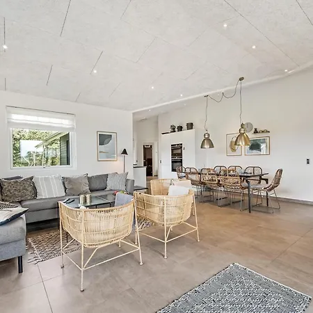 Exclusive Activity House From 2018 - 1022 *